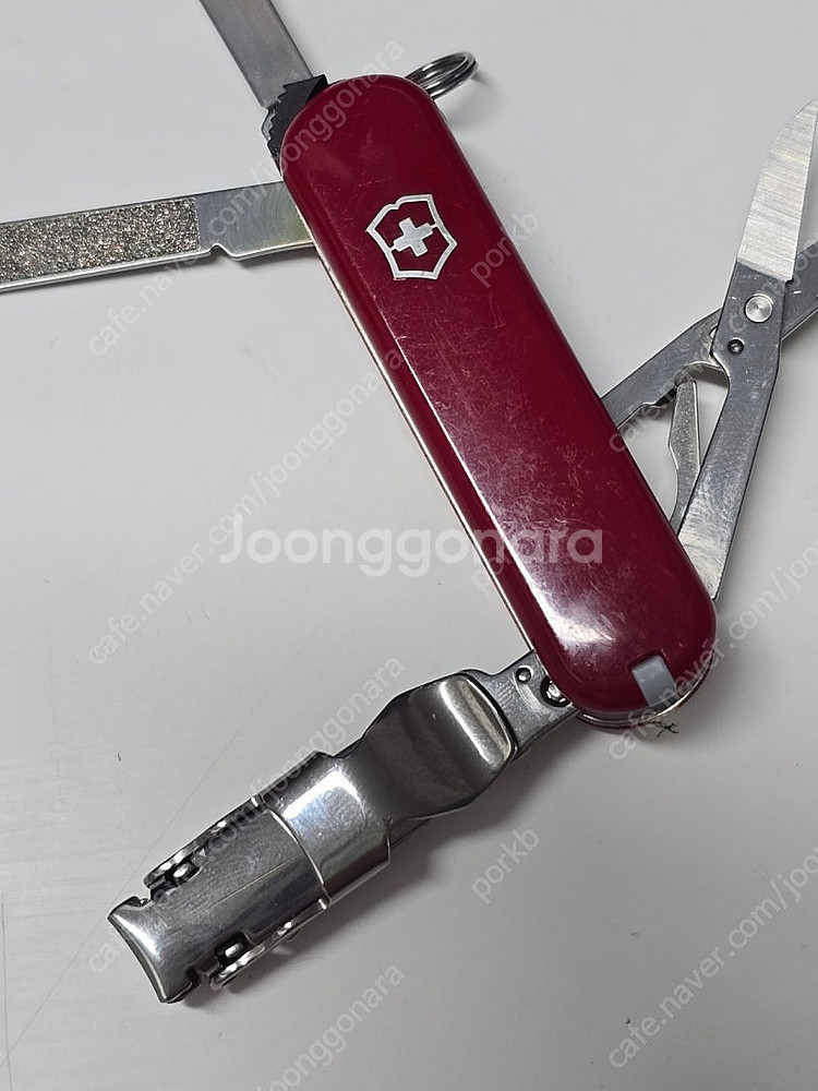 빅토리녹스 손톱깎이 멀티툴 날이 살짝 휨 사진확인 착불--2