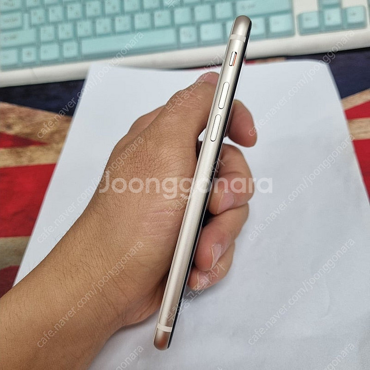 016244 아이폰SE3 128 화이트 SSS급 중고폰...--4