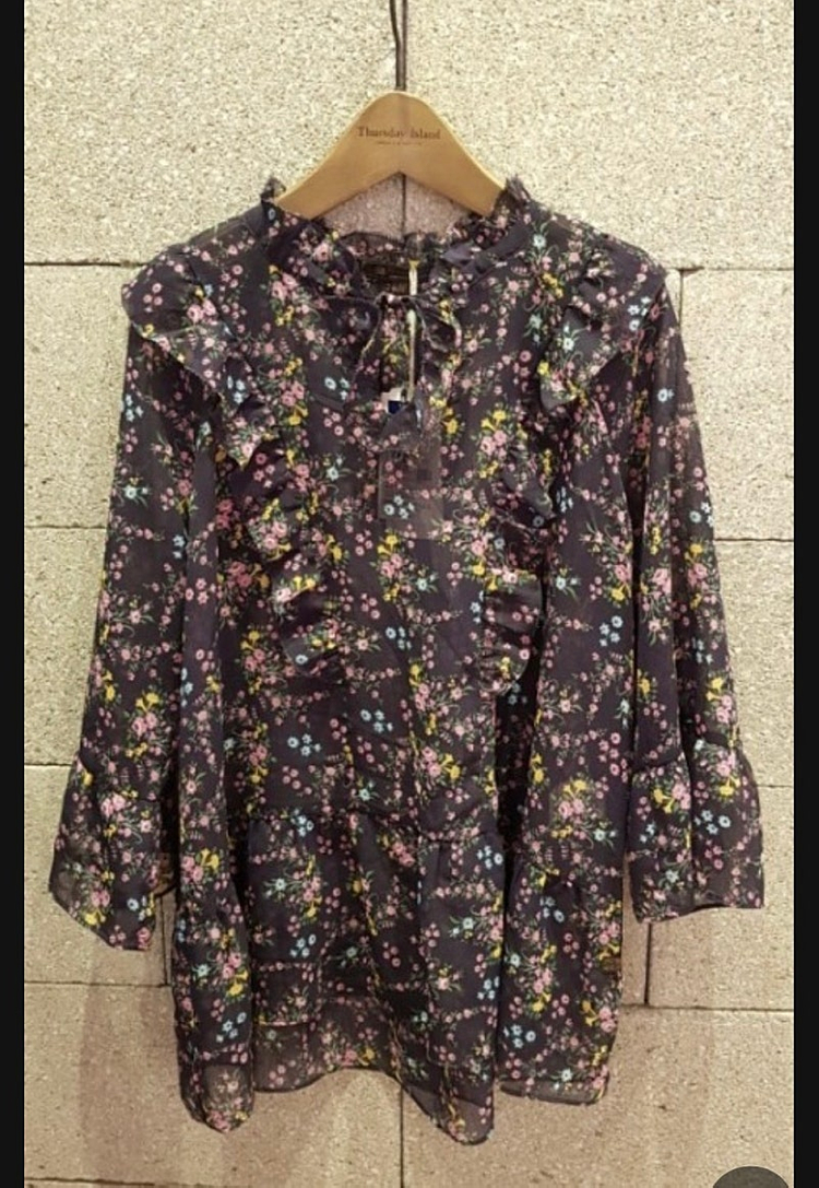 무배 새상품 S 프릴 쉬폰 7부 소매 블라우스 써스데이아일랜드--2