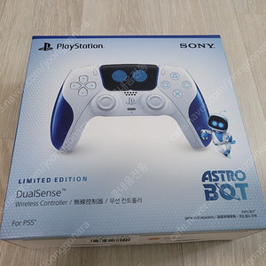 ps5 아스트로봇 듀얼센스 미개봉 팝니다.