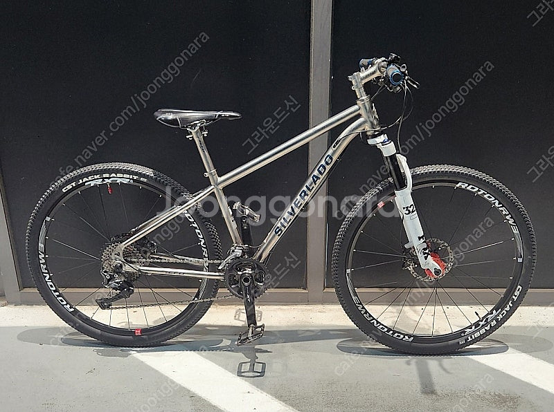 첼로 실버라도70 풀티타늄 XT33단 자전거 팝니다.--0