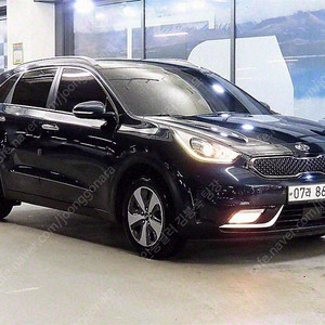 기아 니로 중고 니로 중고차 파란색 2018년식 79,481km 1.6 GDI 프레스티지 중고차 구매
