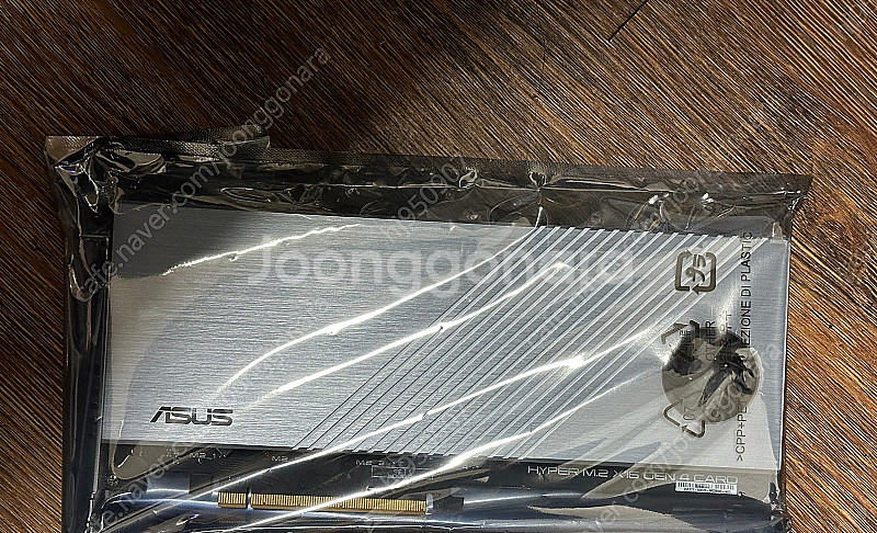 ASUS HYPER M.2 x16 Gen 4 CARD ...--0
