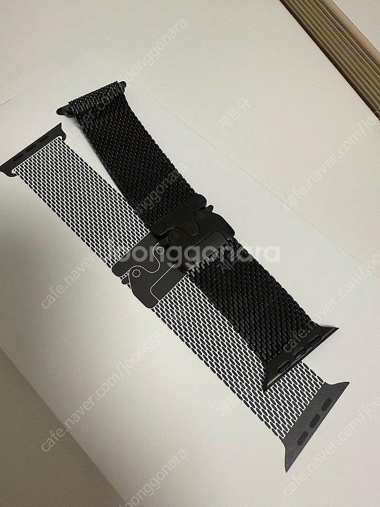 애플워치 울트라 블랙 티타늄 밀레니즈 루프 M--1