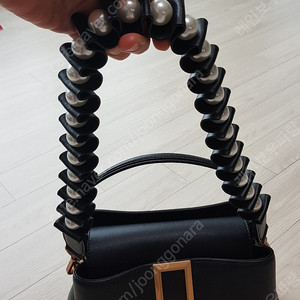 쿠론 앨리스 가방과 진주스트랩