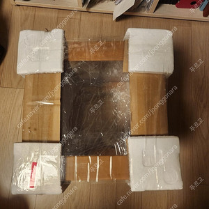 30큐브 아크릴수조어항 새상품 판매합니다. 유리어항보다 깨질 위험도 적은 아크릴 어항 입니다.
