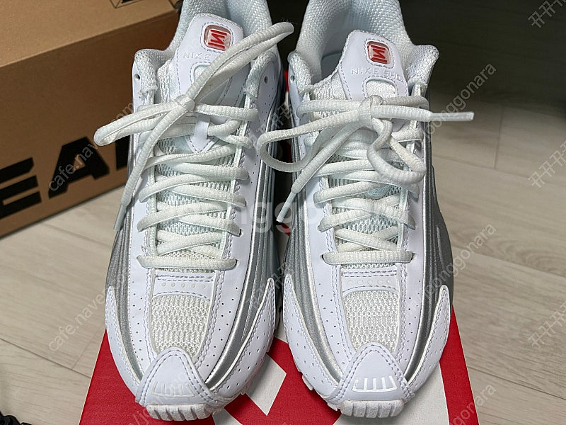 나이키 샥스 R4 화이트메탈릭 실버 240--2