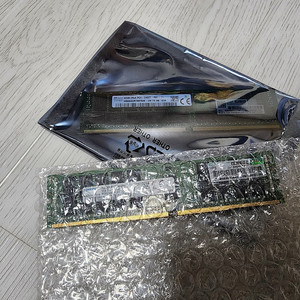 HPE 서버용 ddr4 32gb 2400T, 2666v 메모리 입니다.