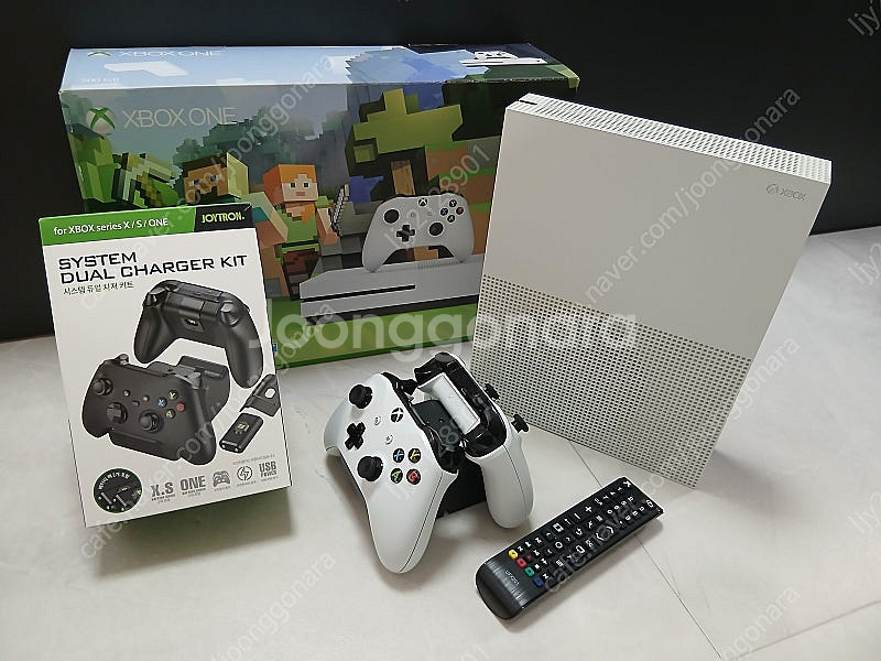 XboxOneS 1TB게임3/컨트롤러2/배터리팩/리모컨--0