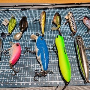 유명 브랜드 탑워터 하드베이트 판매합니다. 11종