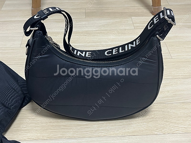 셀린느 퀼팅 아바 숄더백--0