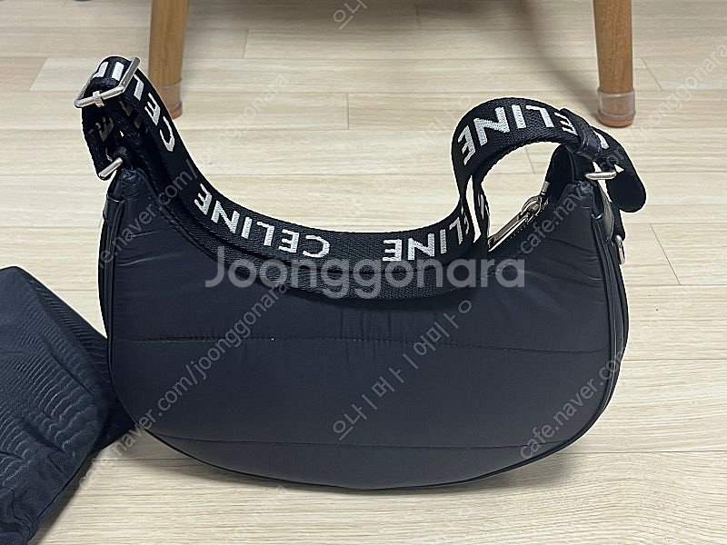 셀린느 퀼팅 아바 숄더백--3