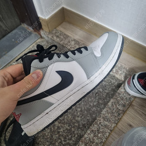 나이키 조던1 로우 스모크그레이