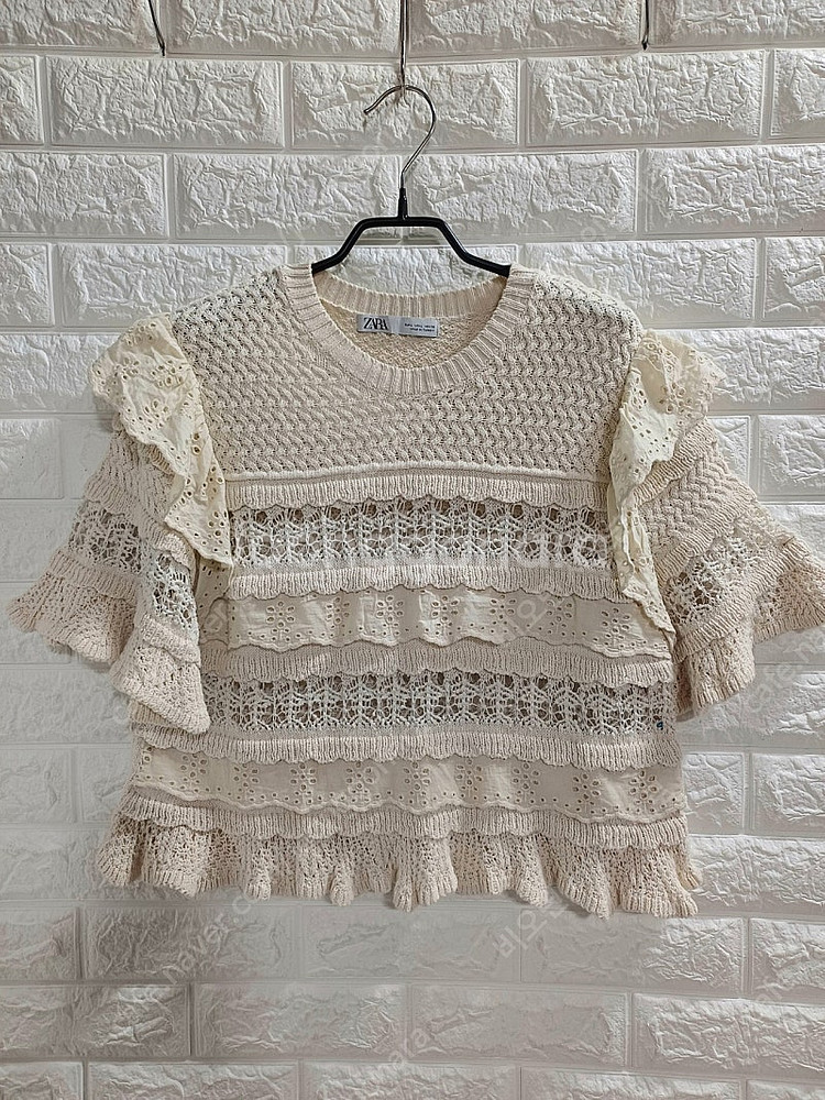 ZARA 자라레이스프릴니트L--0