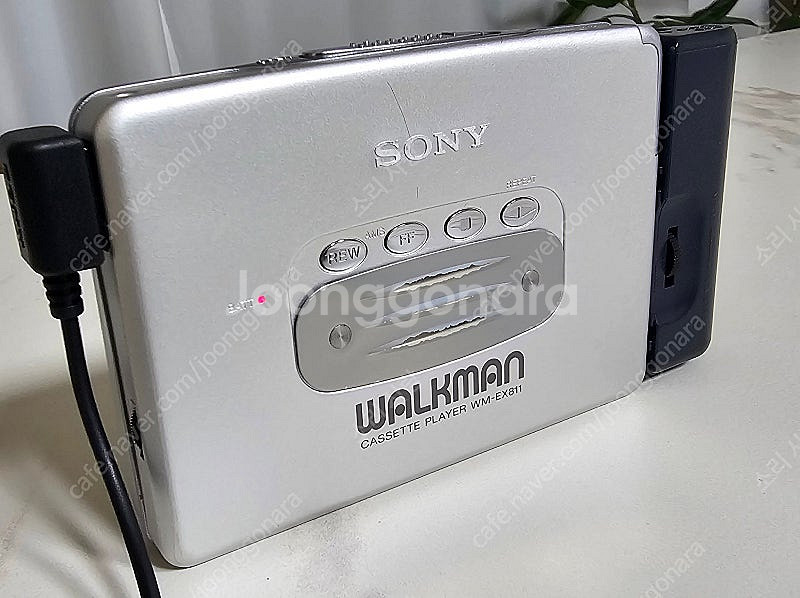 SONY CASSETTE WALKMAN WM-EX811--0