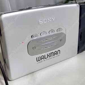 SONY CASSETTE WALKMAN WM-EX811