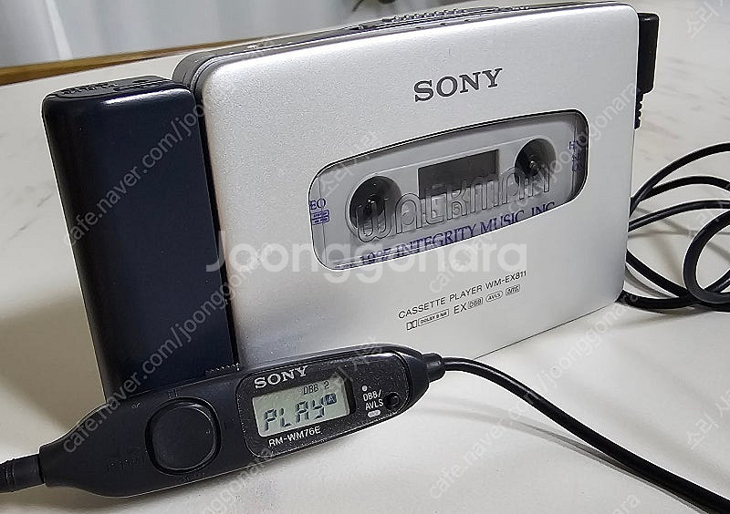 SONY CASSETTE WALKMAN WM-EX811--4