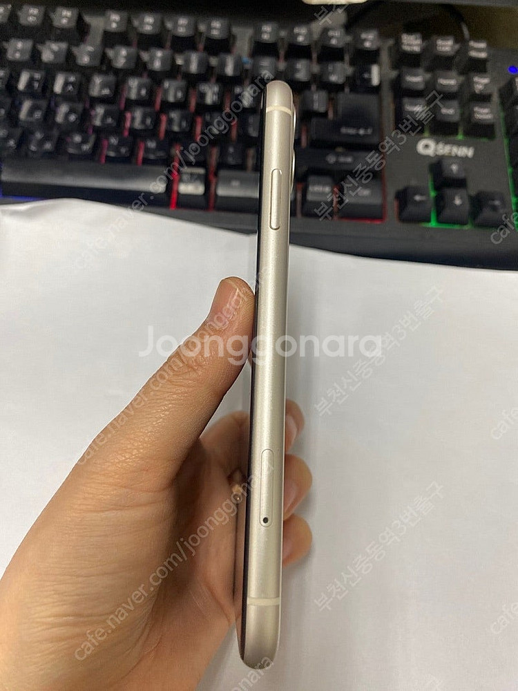 201672 아이폰11 화이트 AA급 128GB 무잔상...--5