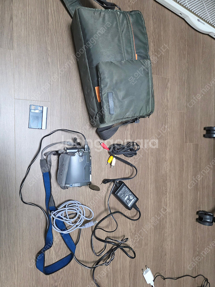 소니 캠코더 DCR TRV-19 판매 합니다--1