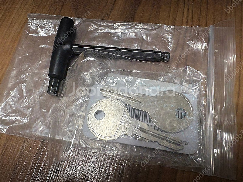 툴레 가로바 윙바엣지 9592 판매합니다 루프랙--1