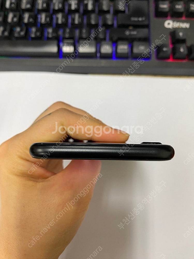 500972 아이폰SE2 블랙 A급 128GB 무잔상 ...--4