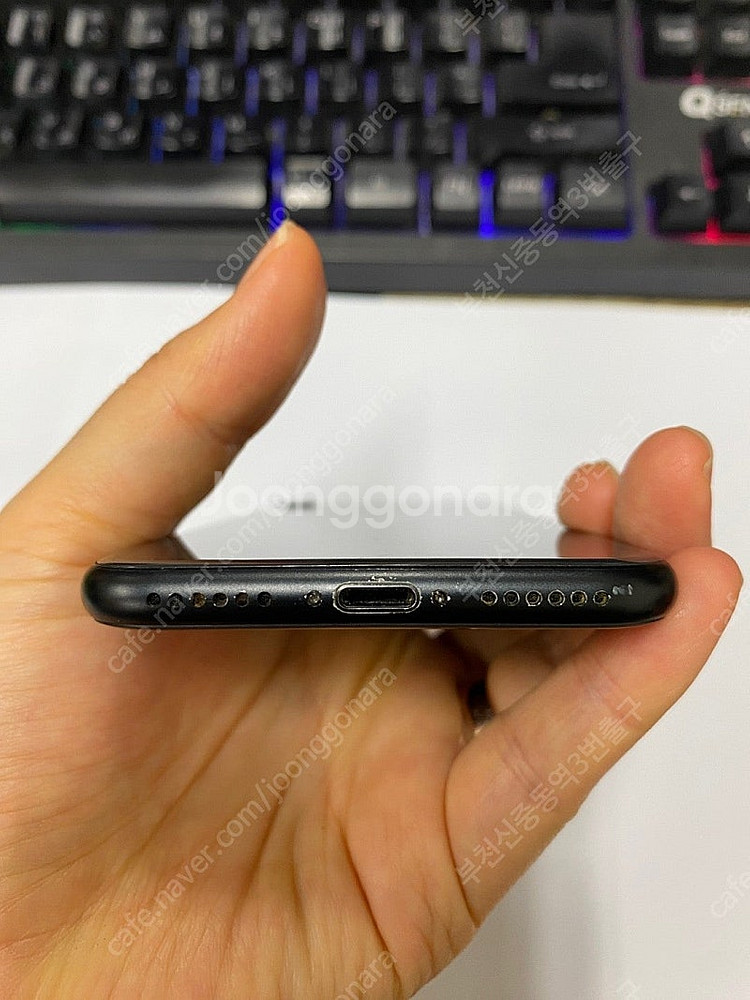 500972 아이폰SE2 블랙 A급 128GB 무잔상 ...--6