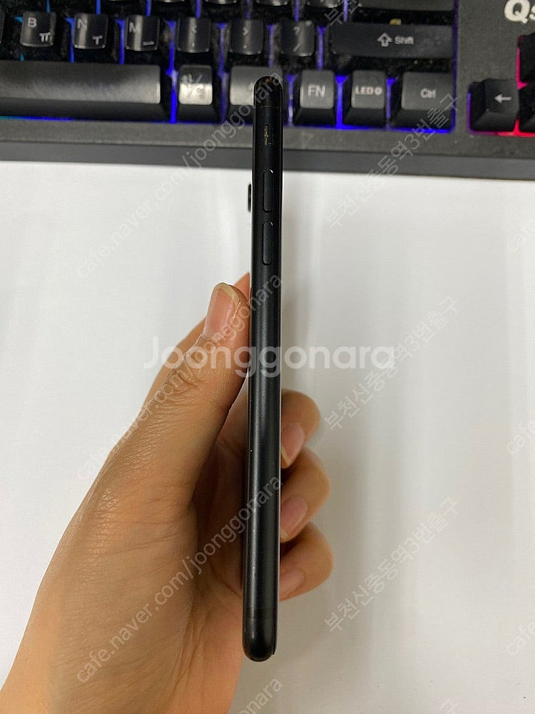 205709 아이폰SE2 블랙 A급 128GB 무잔상 ...--5