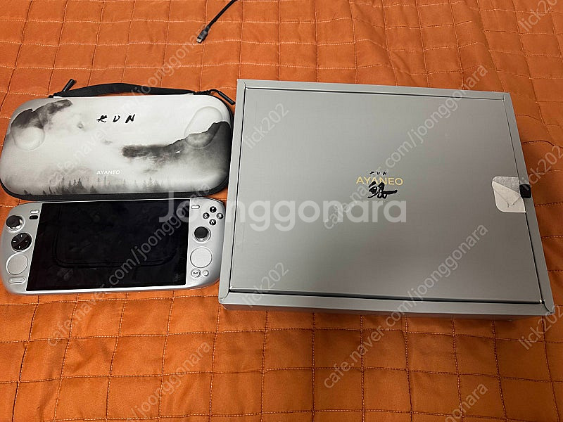 아야네오 쿤 7840u 2t 32gb umpc판매합니다...--1