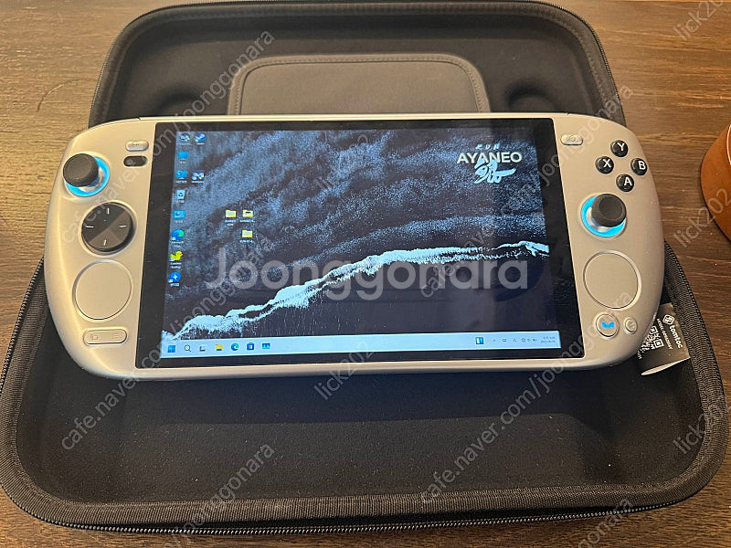 아야네오 쿤 7840u 2t 32gb umpc판매합니다...--2