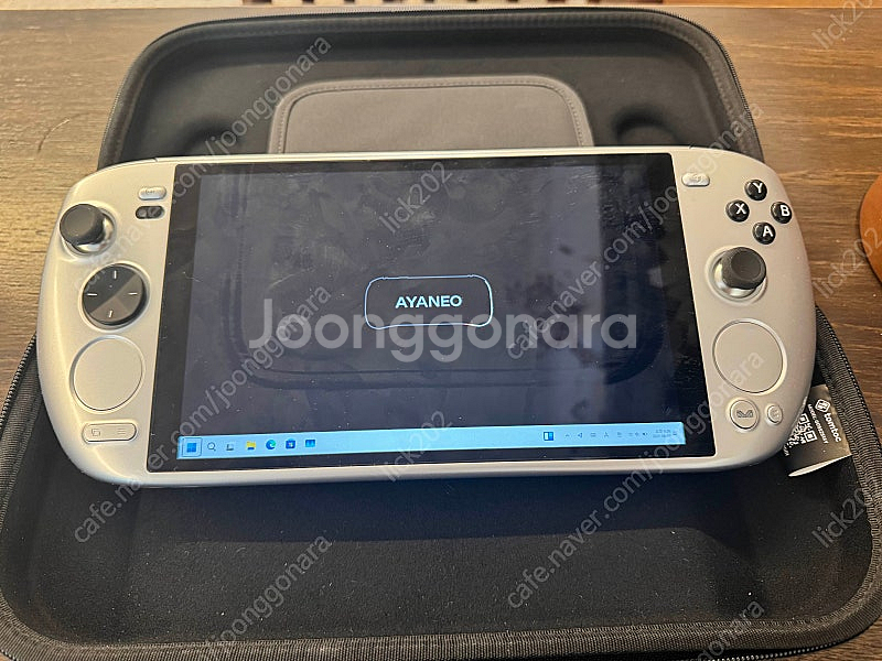 아야네오 쿤 7840u 2t 32gb umpc판매합니다...--3