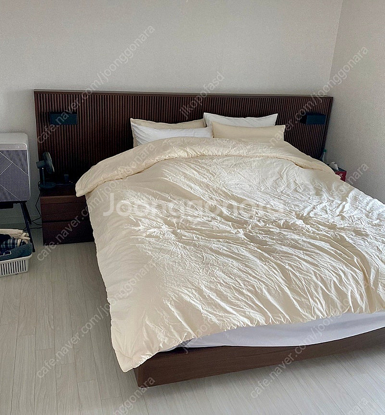 호텔식 라지킹침대(가로180)+엘라비아매트리스+협탁2개--1