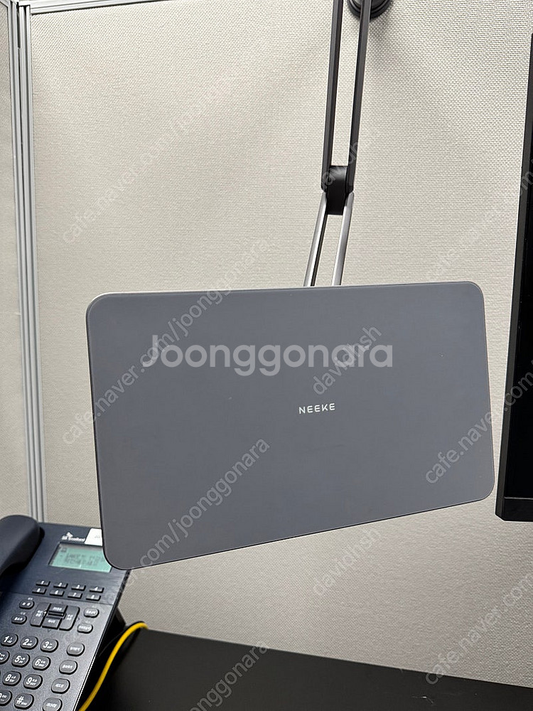 니케 아이패드 마그네틱 암 거치대 (11인치) 팝니다--1