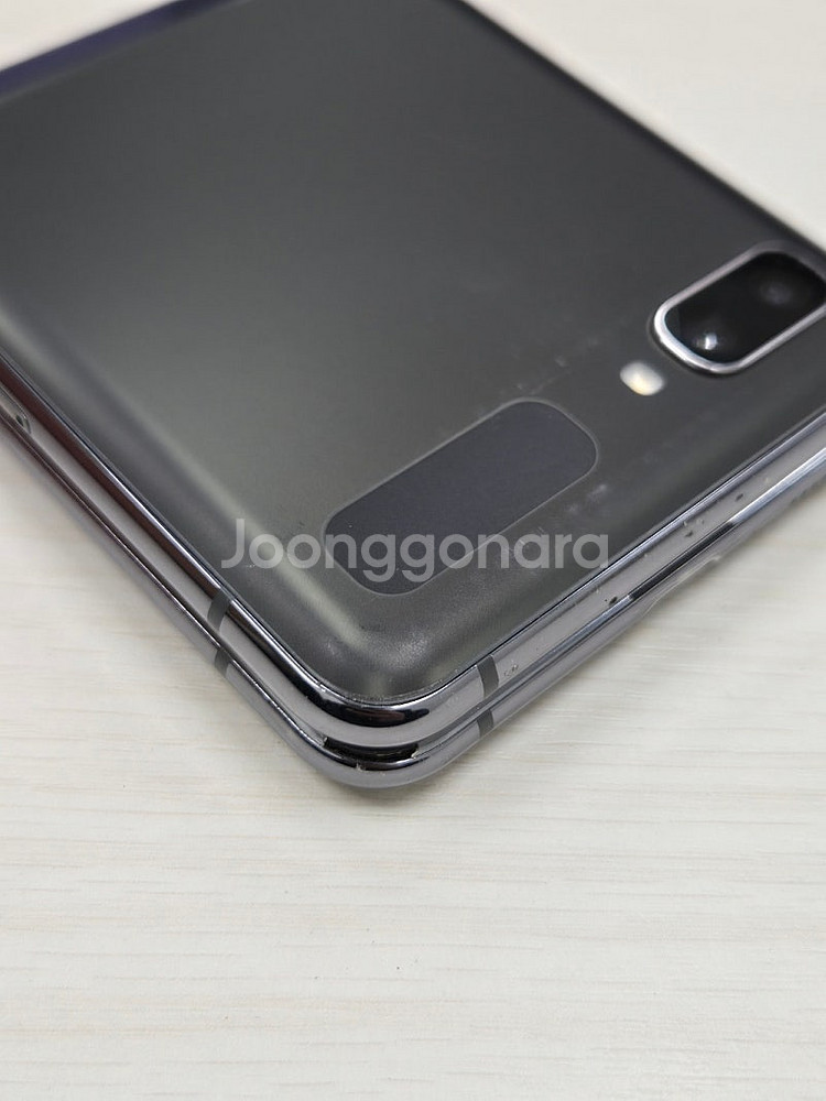 갤럭시 Z플립 5G 블랙색상 256용량 상태좋은 꿀매물...--6