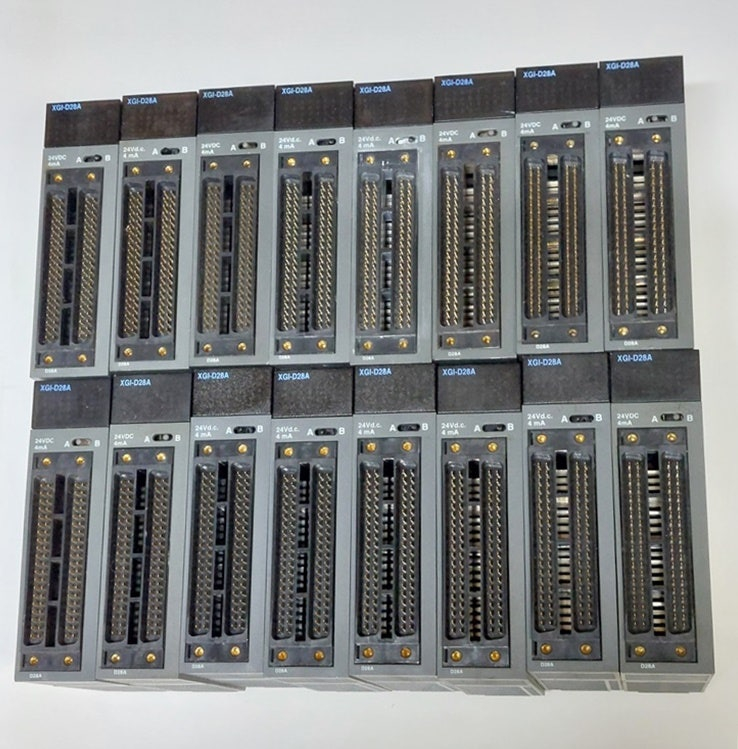 LS XGQ-TR2A, XGI-D28A PLC 이미지