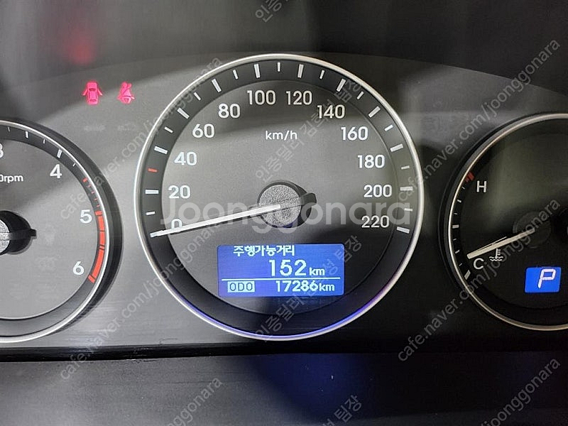 스타렉스 5밴 중고차 그랜드 스타렉스 중고 차 회색 2018년식 17,265km 5인승 모던 중고차 사는법--9