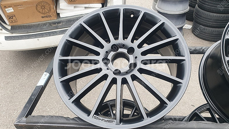 [판매] 벤츠 C63 AMG 퍼포먼스 정품 19인치휠--1