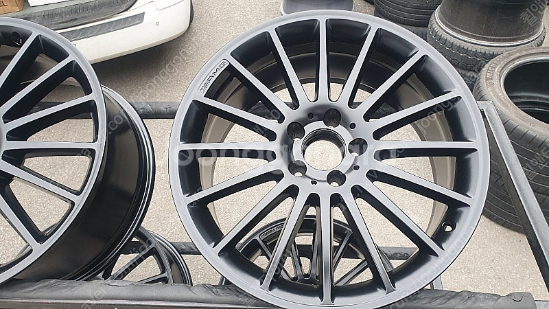 [판매] 벤츠 C63 AMG 퍼포먼스 정품 19인치휠--2