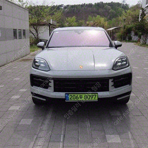 포르쉐 카이엔 중고 포르쉐 중고 수입중고자동차 회색 2024년식 19,997km 3.0 중고차 할부가능