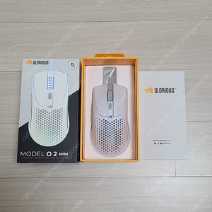 글로리어스 MODEL O 2 Mini 게이밍 마우스 화이트