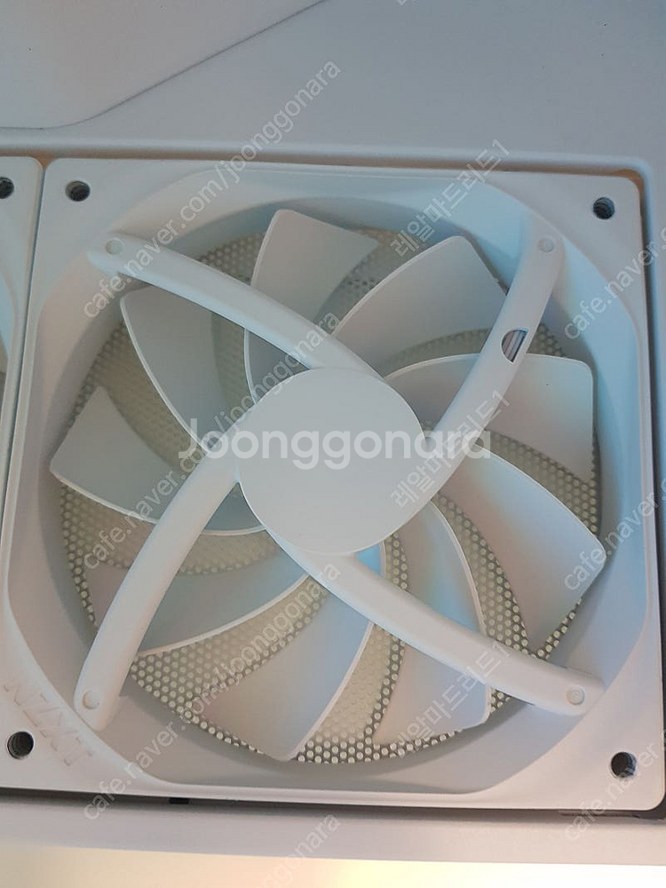 nzxt f120q 화이트 3개--1