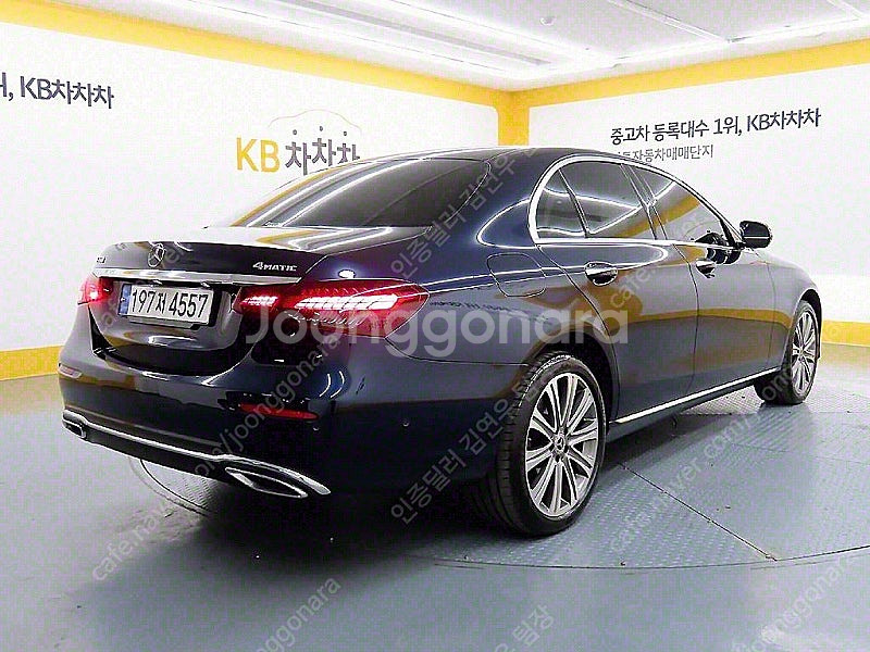 파란색 벤츠 E클래스 중고 W213 E350 4MATI...--9