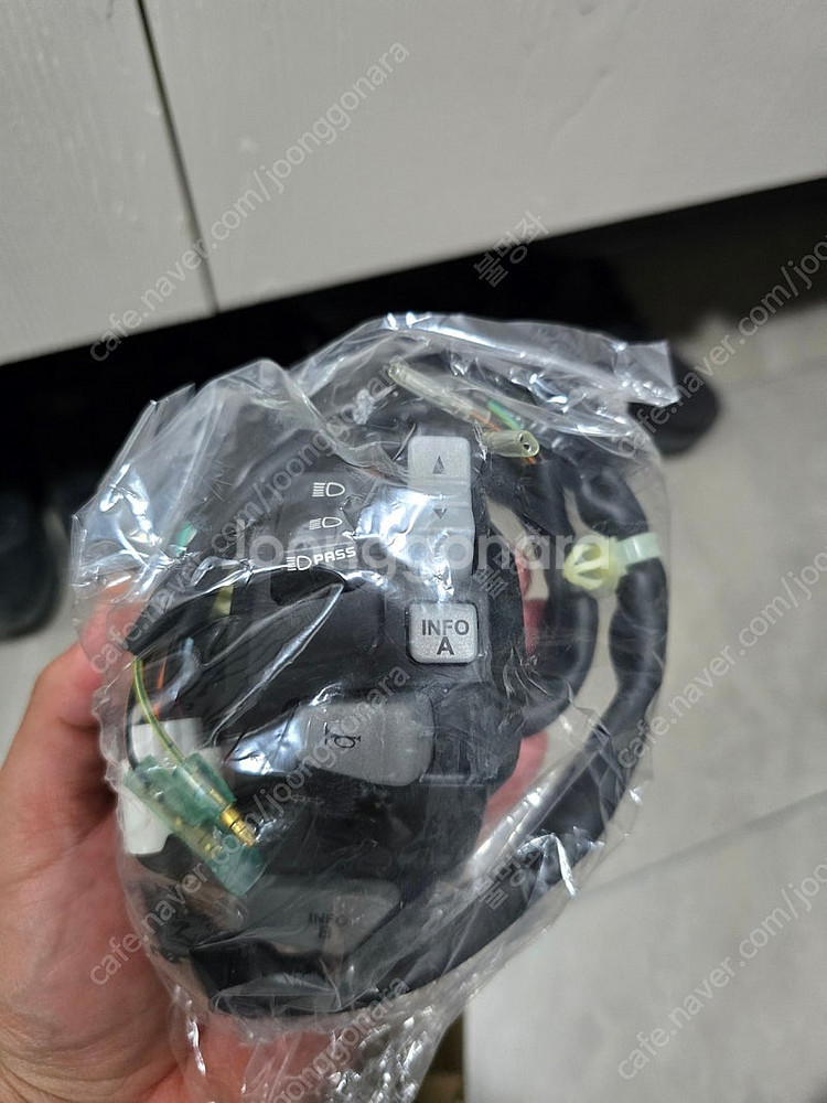[혼다] 포르자350 핸들 좌측 스위치 새제품--1