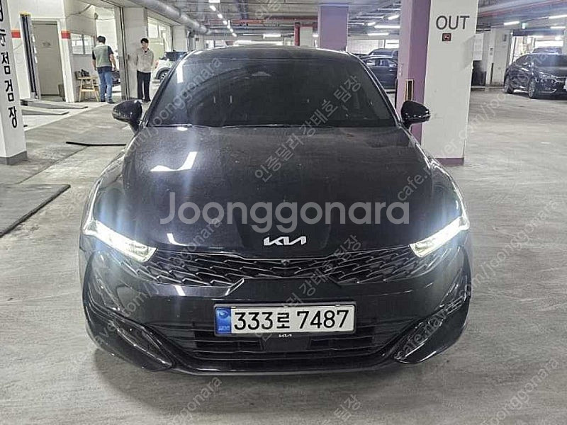중고차 기아 K5 3세대 중고 검정색 2023년식 21...--3