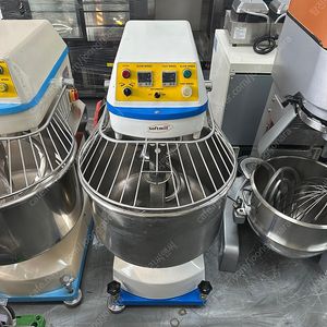업소용반죽기 버티컬믹서 스파이럴믹서 판매 / 대흥스파이럴믹서 25kg, 20L 버티컬반죽기 교반기