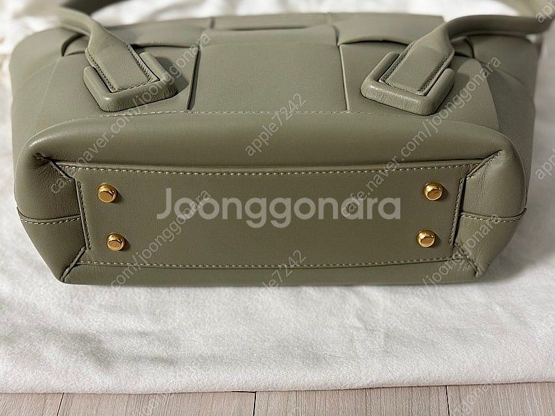 보테가베네타 아르코 스몰 트래버틴 컬러 판매합니다.--2