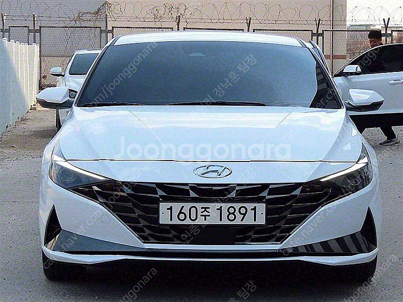 아반떼 중고 아반떼 CN7 중고 아반떼 신형 중고 흰색...--0