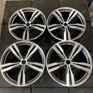 20인치 BMW 6GT 648M 건메탈폴리쉬 순정휠타이어 1대분