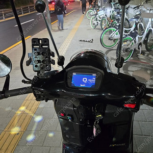 베스파 22년식 GTS300 블랙에디션 (출퇴근용)