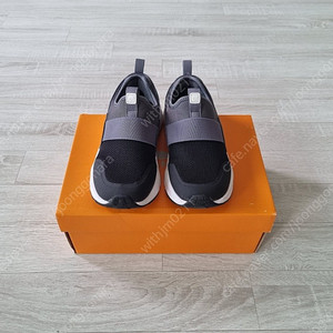 네파키즈 남아 슬립온