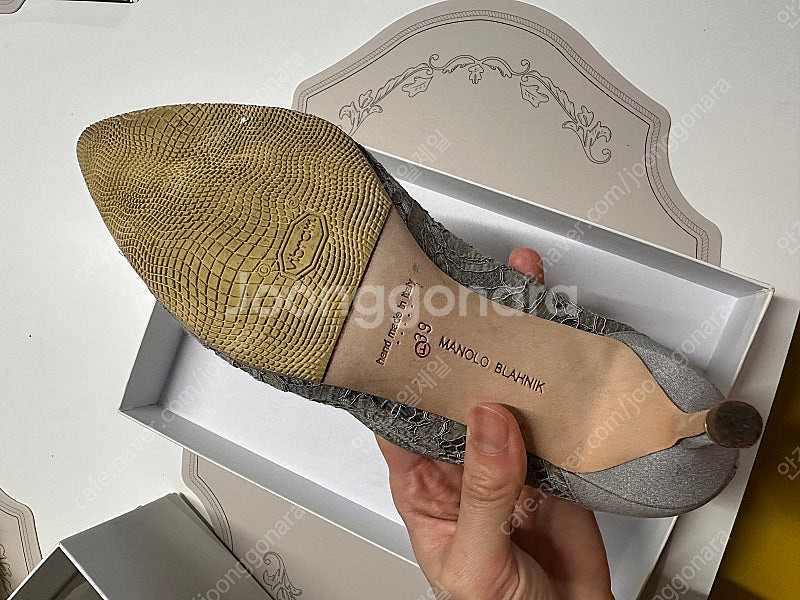 마놀로 블라닉 항기실라 그레이 5cm 39사이즈--2